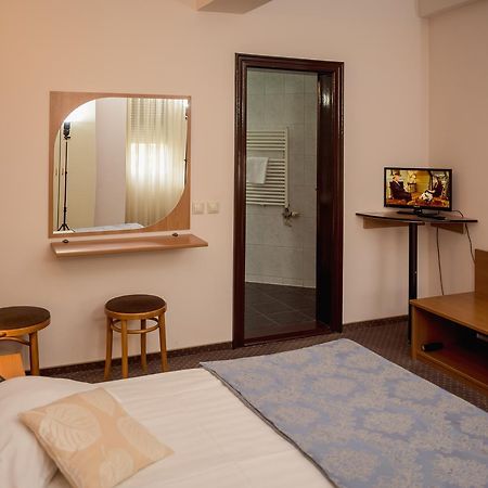 Hotel Reghina Timisoara Bagian luar foto