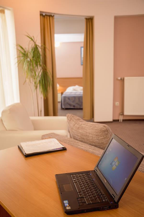 Hotel Reghina Timisoara Bagian luar foto