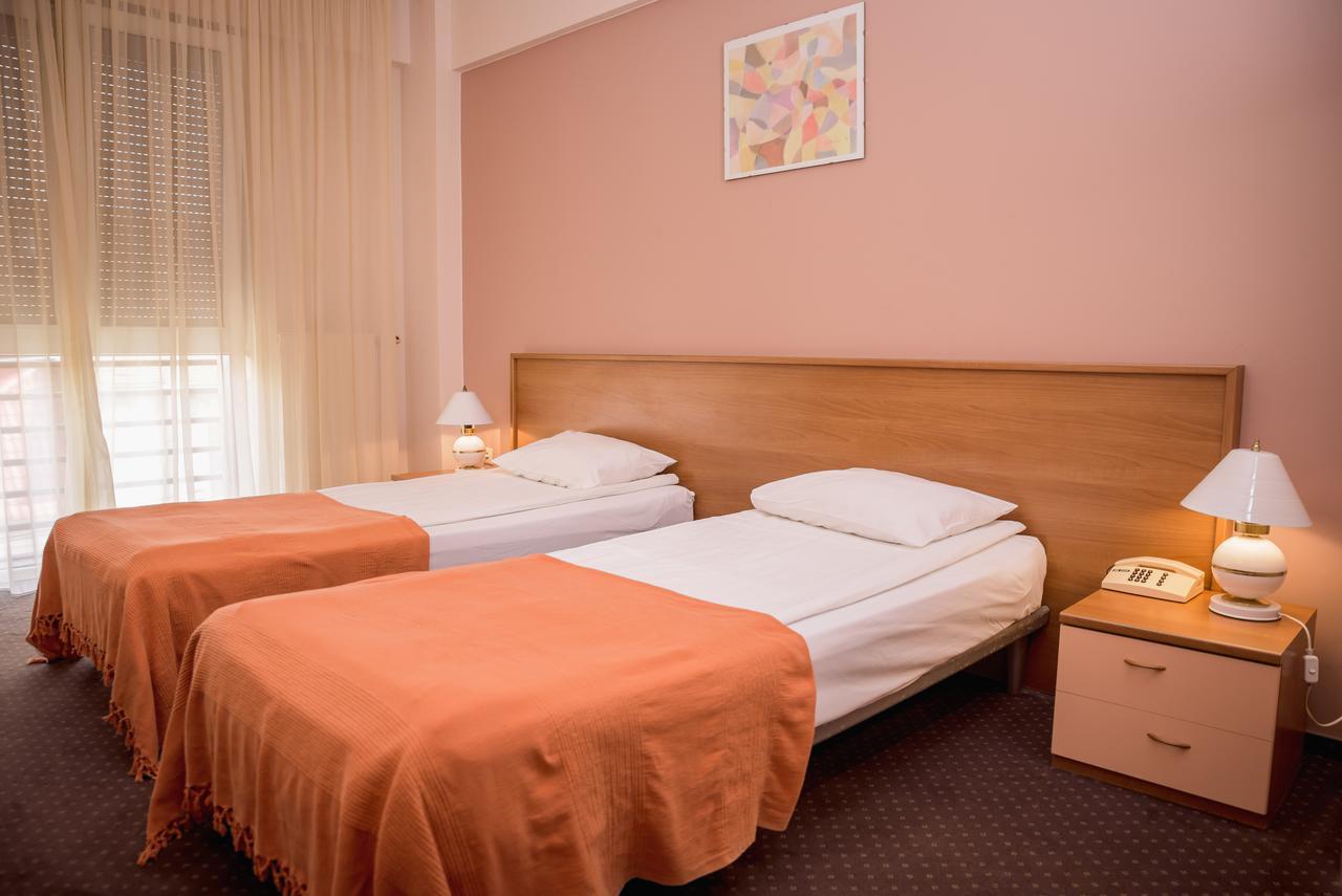 Hotel Reghina Timisoara Bagian luar foto