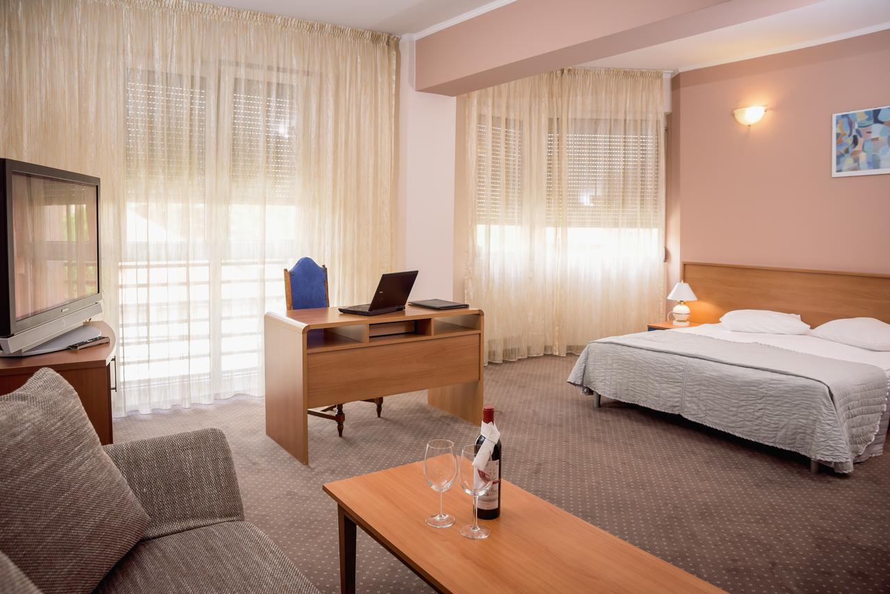 Hotel Reghina Timisoara Bagian luar foto