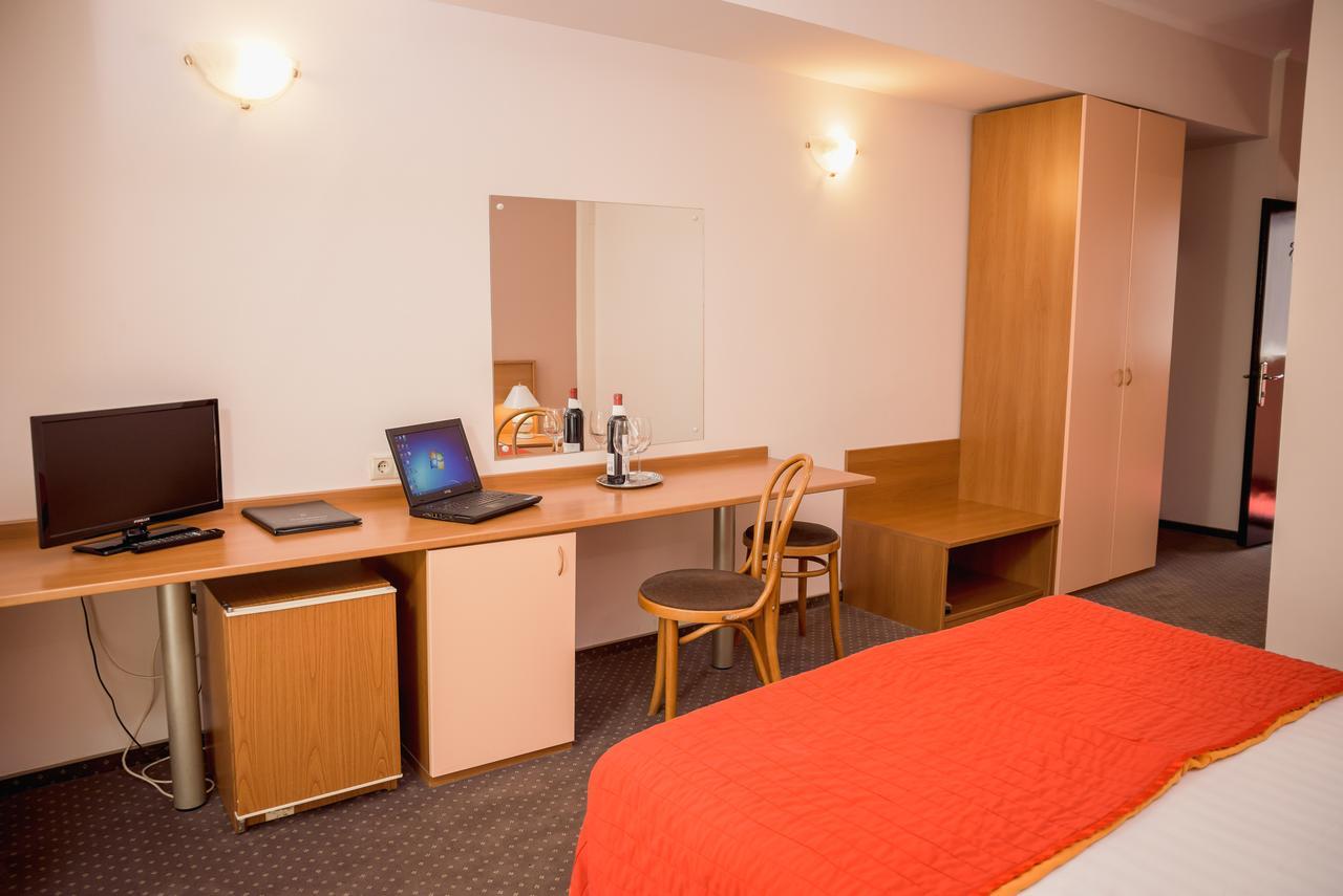 Hotel Reghina Timisoara Bagian luar foto