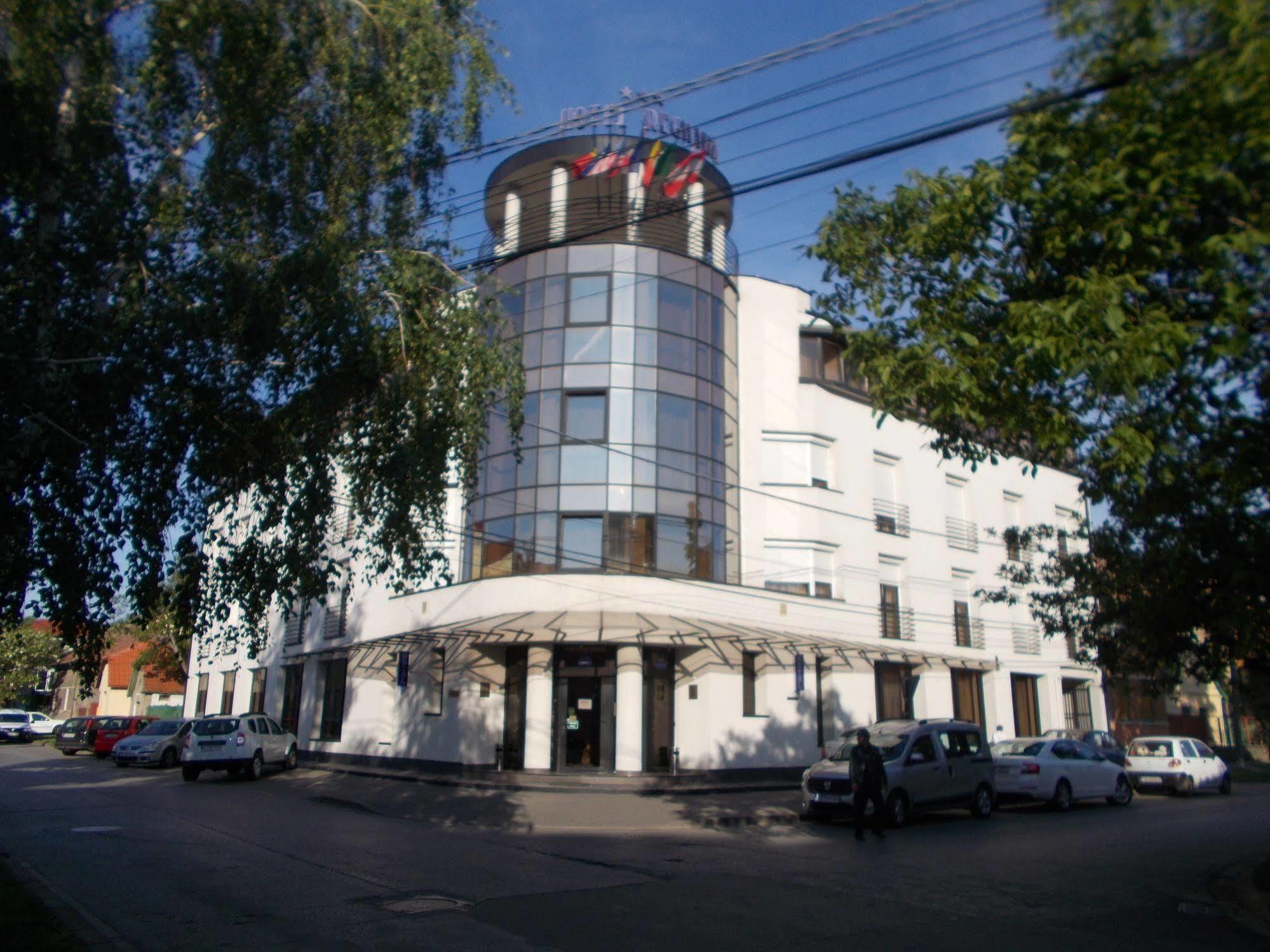 Hotel Reghina Timisoara Bagian luar foto